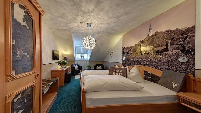 Die Wilde Suite im hotel zur Post in Andechs im Fünfseenland, Urlaub in Bayern