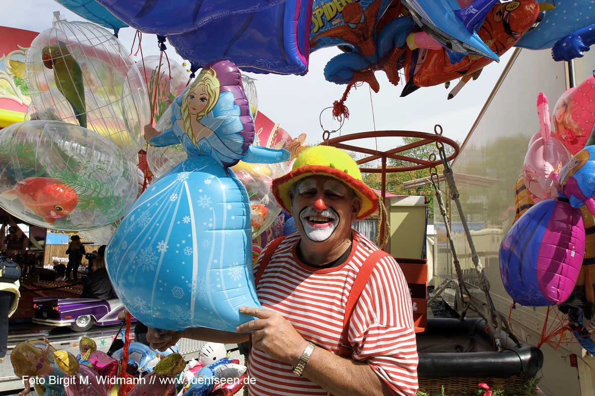 Luftballonverkäufer auf der Auerdult in München