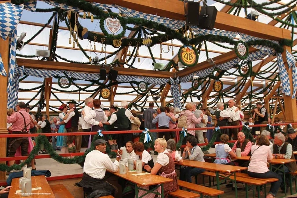festzelt tradition