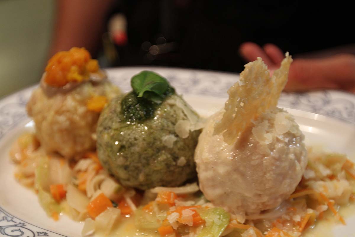 Knödelei auf dem Oktoberfest