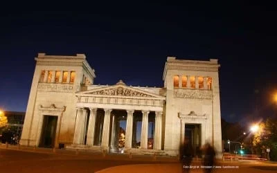 München bei Nacht Königsplatz