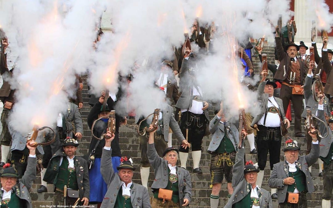 Böllerschießen unter der Bavaria