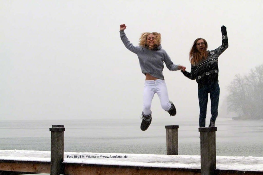 Adventsmarkt am Starnberger See 1 Winter am Starnberger See am Steg bei Feldafing - Spaß im Schnee