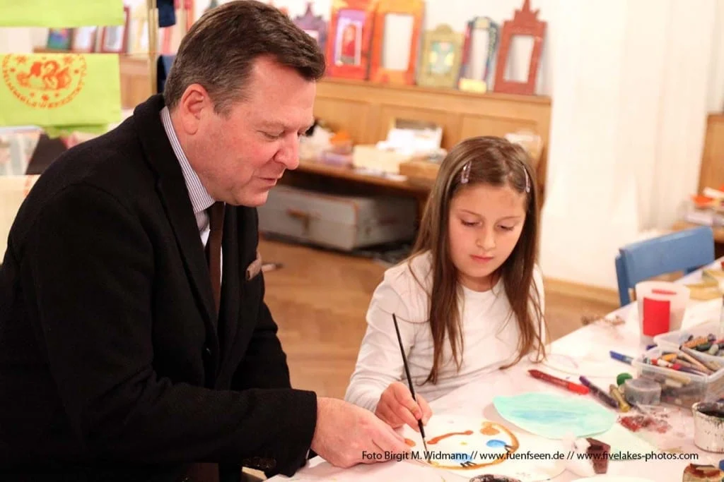 Die Himmelswerkstatt auf dem Münchner Adventsmarkt. Kreativprogramm für Kinder bis 12 Jahre.