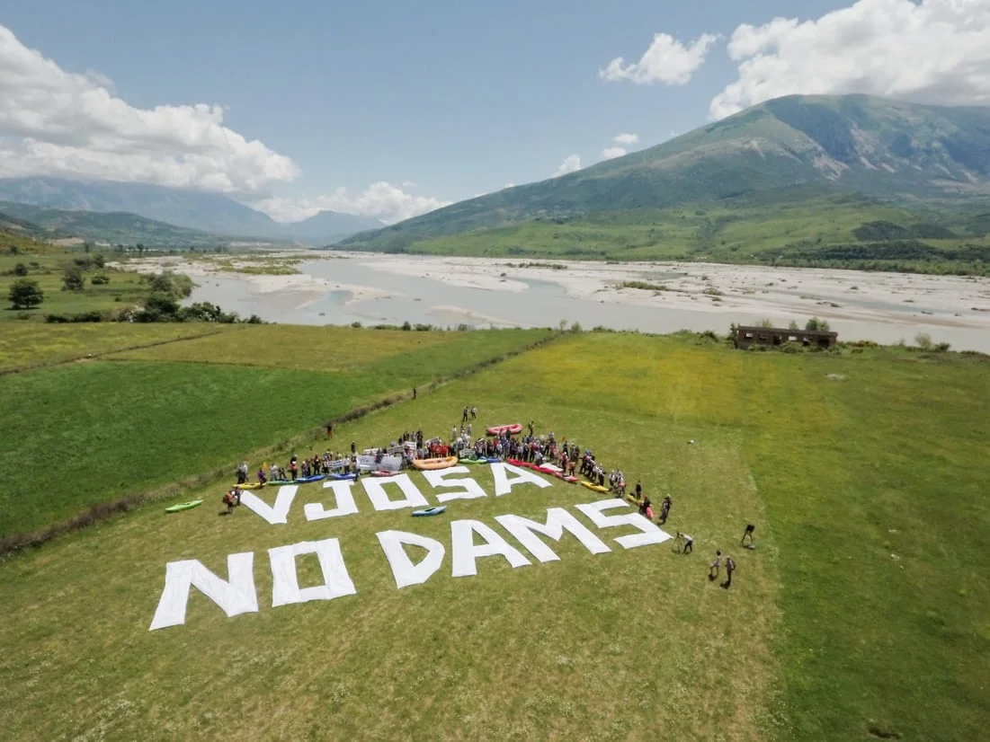 Protest Albanien für den Erhalt des letzten Wildfluss Europas