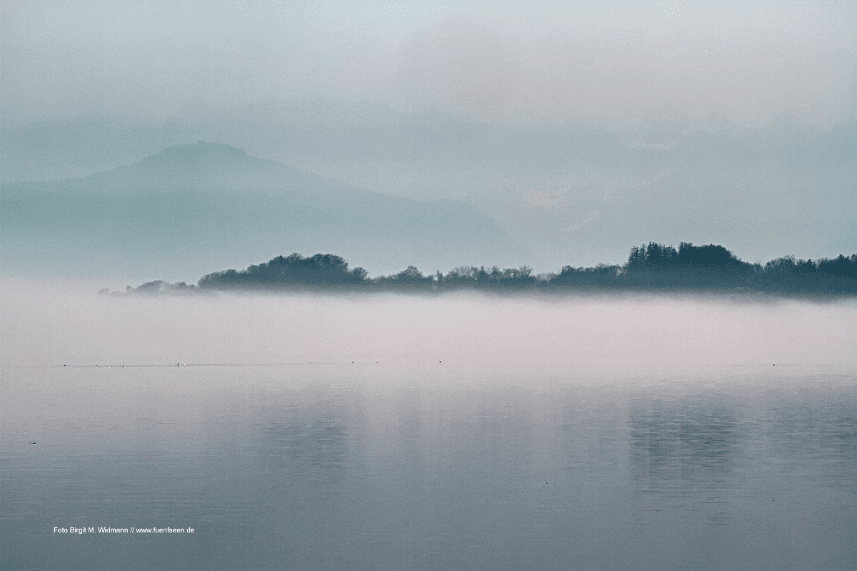 Tutzinger Brahmspromenade - Blick auf den Starnberger See am Morgen