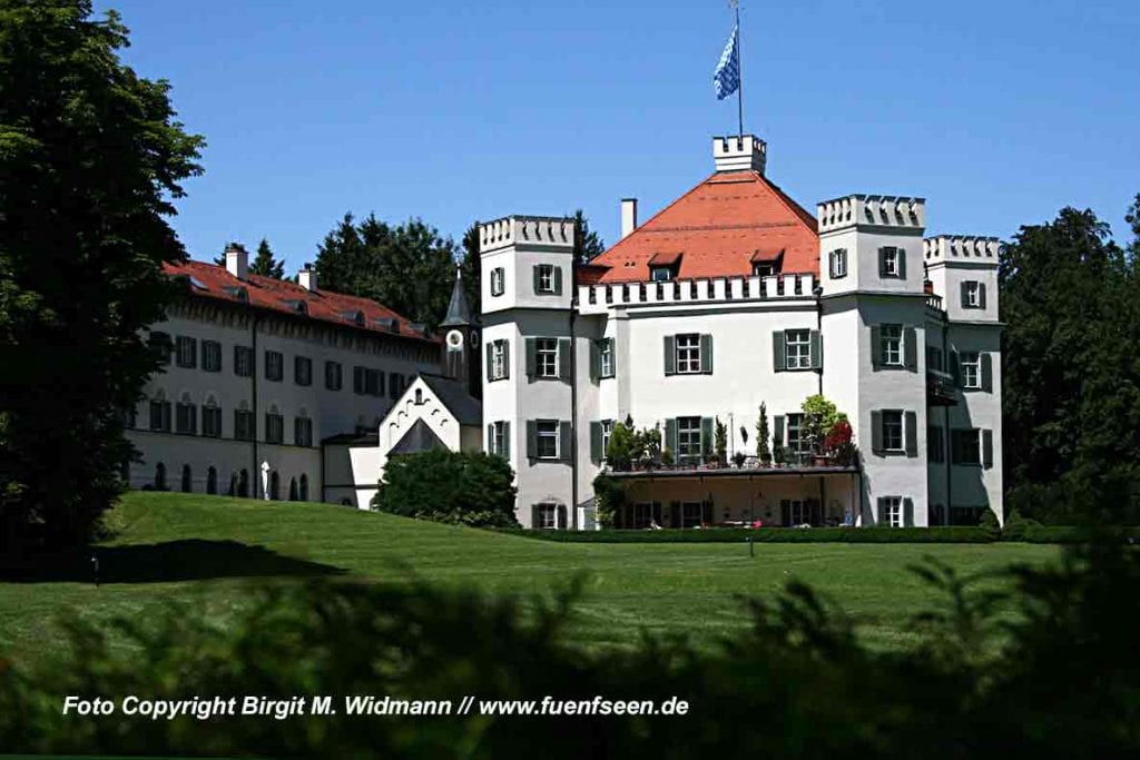 Das Sisi Schloss in Possenhofen am Starnberger See