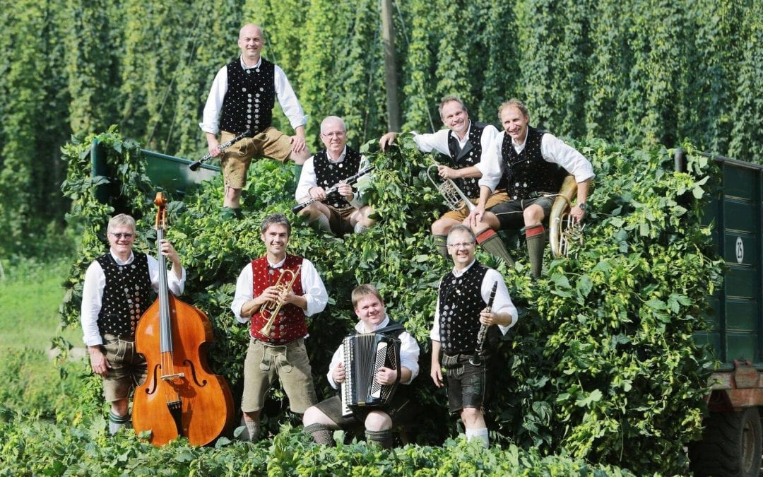 Traditioneller Stefanitanz mit den Dellnhauser Musikanten