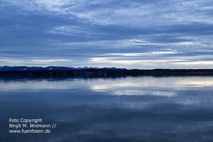 so schön ist der Starnberger See bei Nacht 14 Starnberger See fuenfseen.de Foto Copyright Birgit M. Widmann