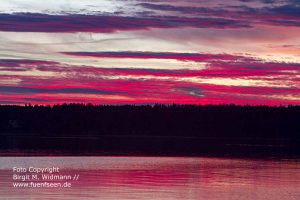 so schön ist der Starnberger See bei Nacht 26 Starnberger See fuenfseen.de Foto Copyright Birgit M. Widmann