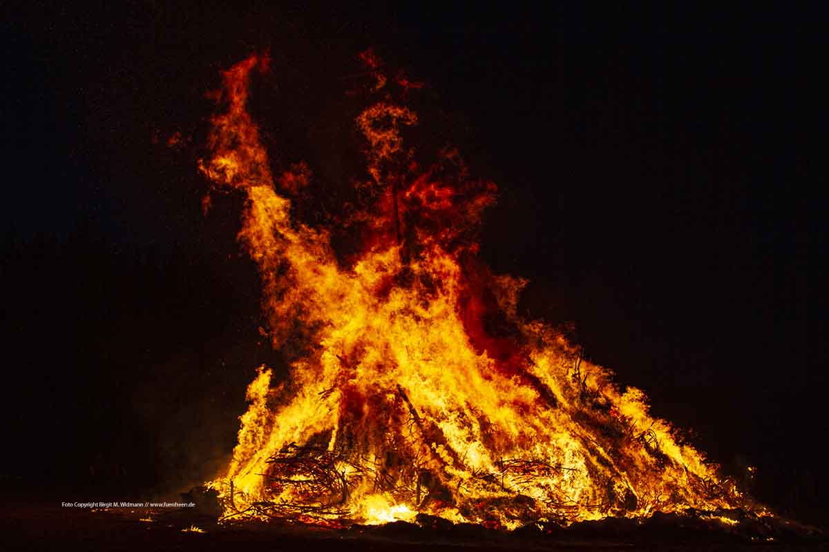 Osterfeuer Oberschweinbach Osterfeuer Bayern