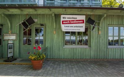 Stühle …. setzen Sie mit uns ein Signal