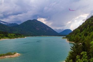 fuenfseen sylvensteinspeicher im tölzer land in bayern