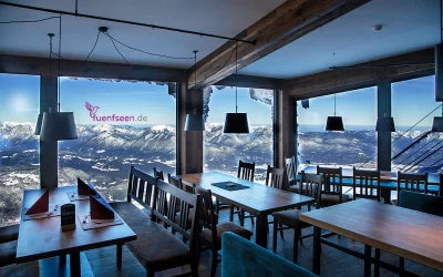 Tagungsraum mit Weitblick auf 2.200 Höhenmetern