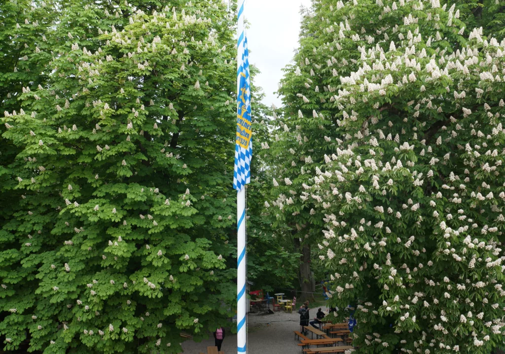 Die Post Herrsching am Ammersee - 07.05.2023 Friedensbaum statt Maibaum