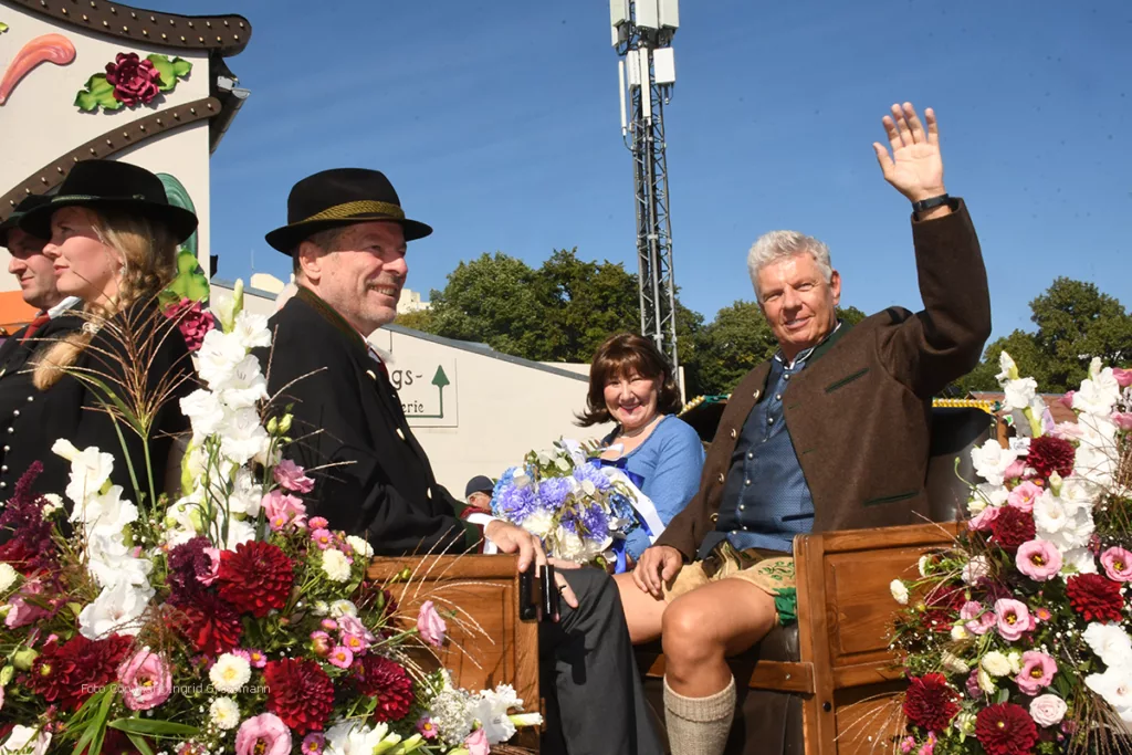 Einzug der Festwirte Oktoberfest München 2023