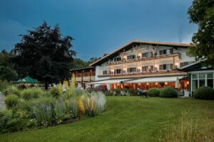 Alpenhof Murnau am Staffelsee im Blauen Land in Bayern - Foto Copyright Hotel Alpenhof Murnau