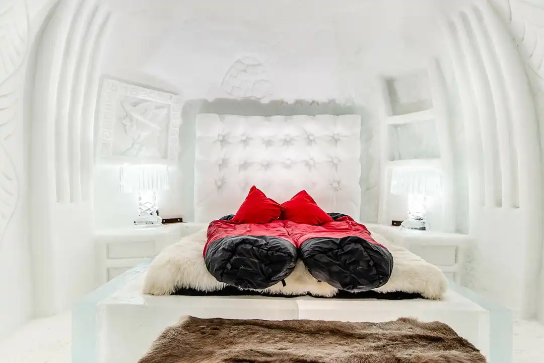 Iglu Übernachtung aufder Zugspitze in Bayern