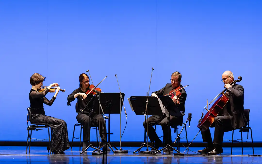 Bayerisches Staatsorchester 4 Streicher auf der Bühne des Nationaltheaters